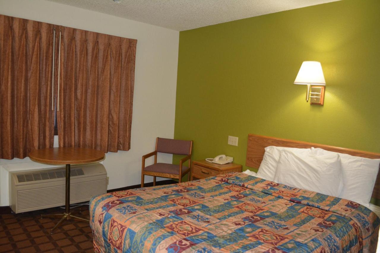 Bloomer Inn & Suites Exteriér fotografie