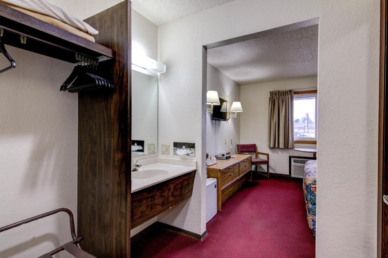 Bloomer Inn & Suites Exteriér fotografie