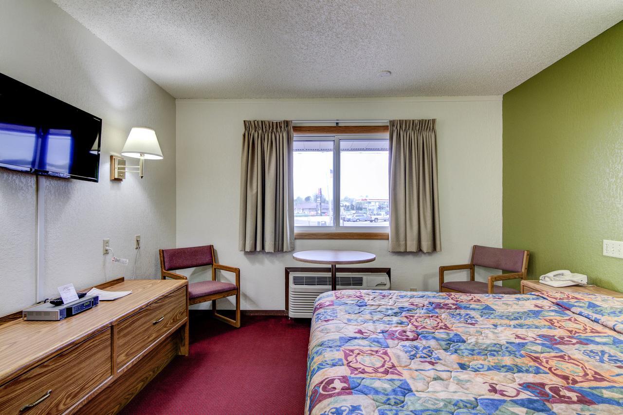 Bloomer Inn & Suites Exteriér fotografie