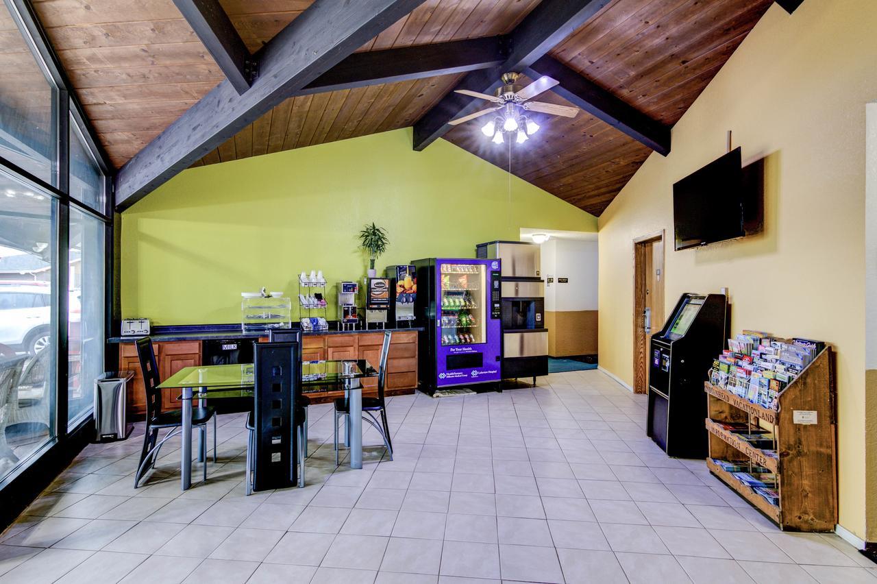 Bloomer Inn & Suites Exteriér fotografie