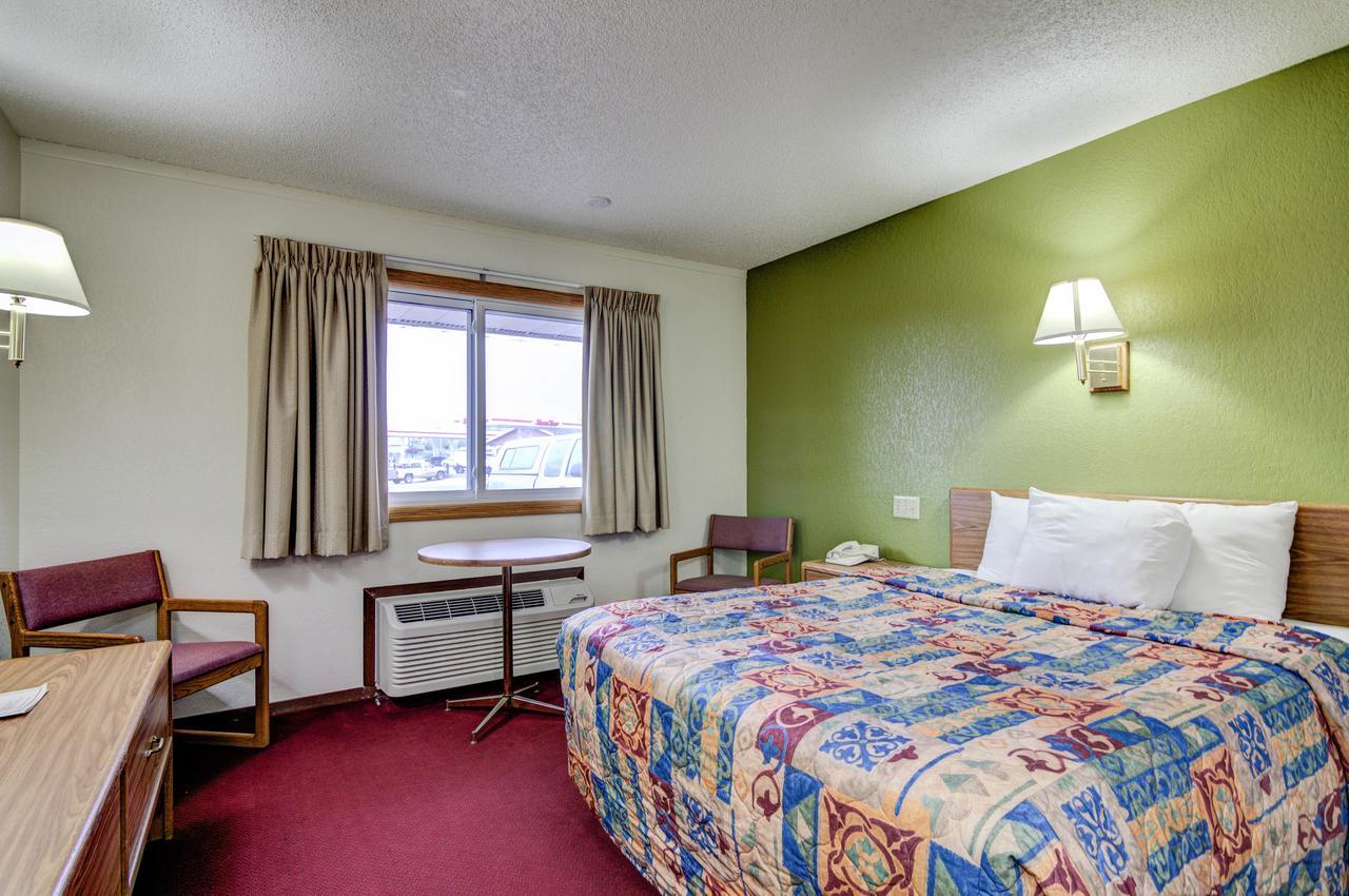 Bloomer Inn & Suites Exteriér fotografie