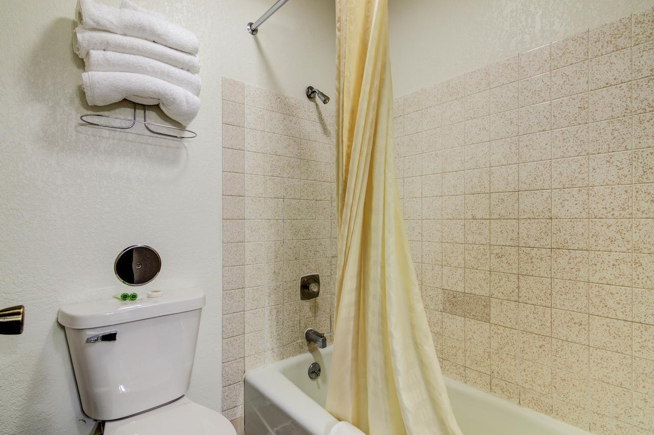 Bloomer Inn & Suites Exteriér fotografie