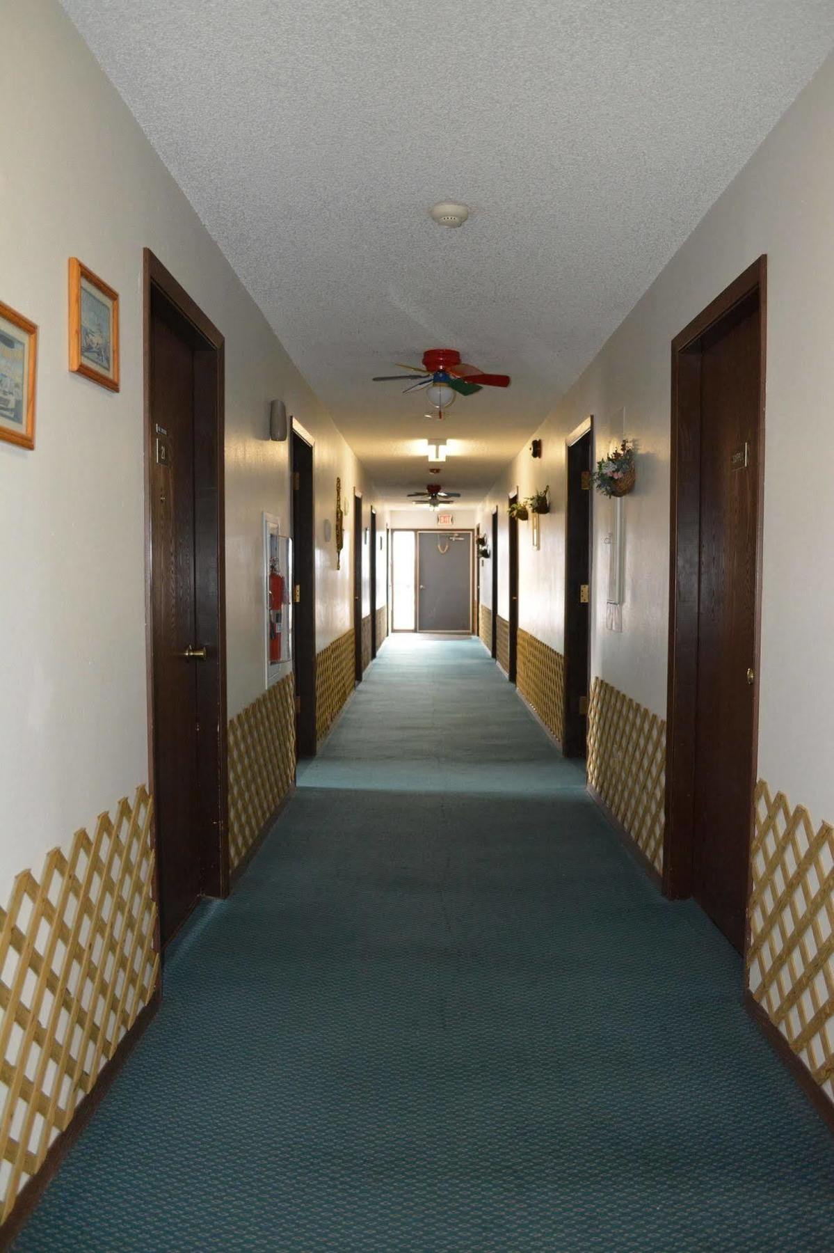 Bloomer Inn & Suites Exteriér fotografie